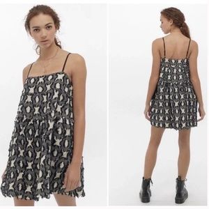 Kimchi Blue for  URBAN OUTFITTERS
Lauren Babydoll Mini Dress M